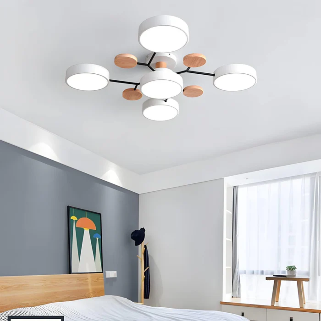 Plafonnier LED rond, économie d'énergie. Éclairage moderne pour salon ou bureau.