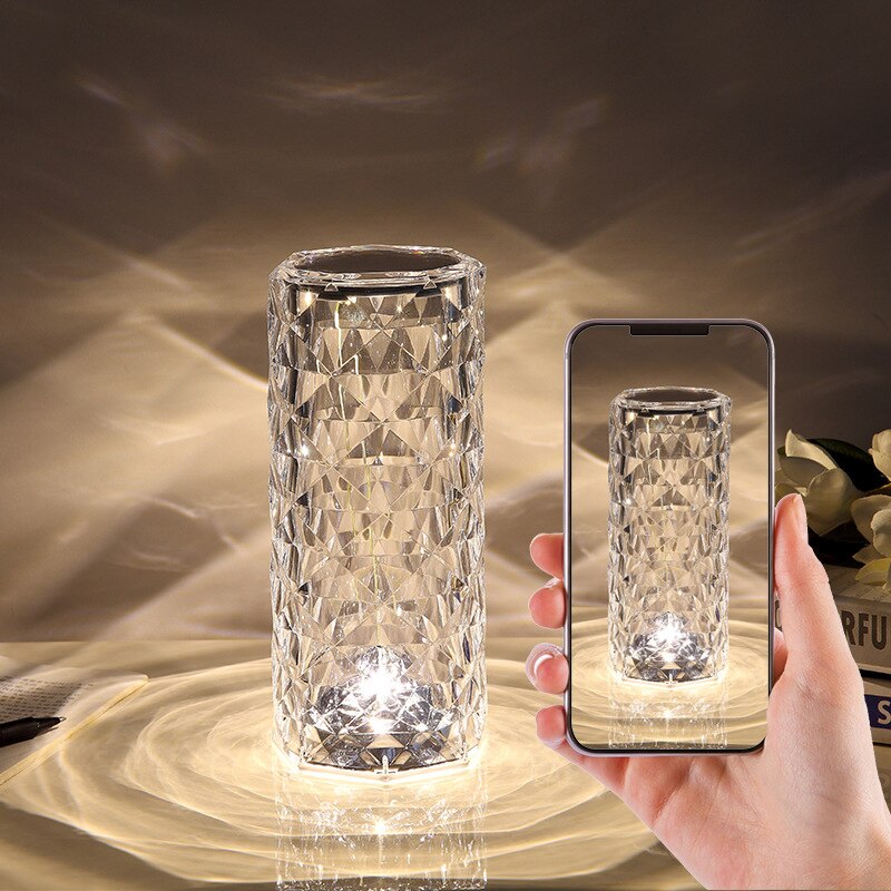 Lampe projecteur rose cristal tactile. 3 ou 16 couleurs.  Eclairage doux, ambiance féerique.