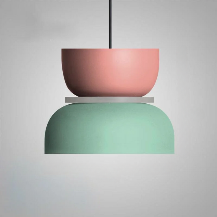 Lampe suspendue design nordique, style macaron pastel. Luminaire coloré, idéal salon, cuisine.