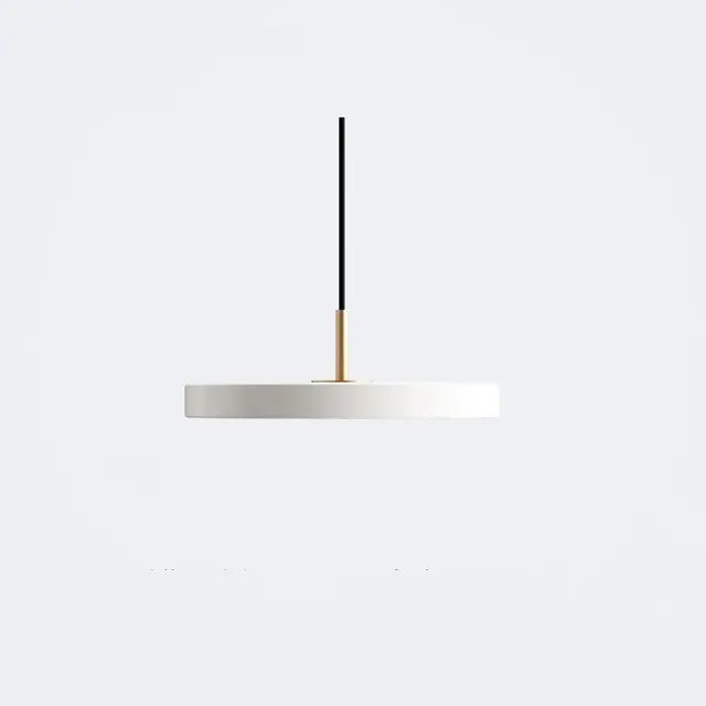"Lampe suspendue moderne minimaliste, design scandinave, noir, blanc, bleu, métal et verre pour intérieur élégant."