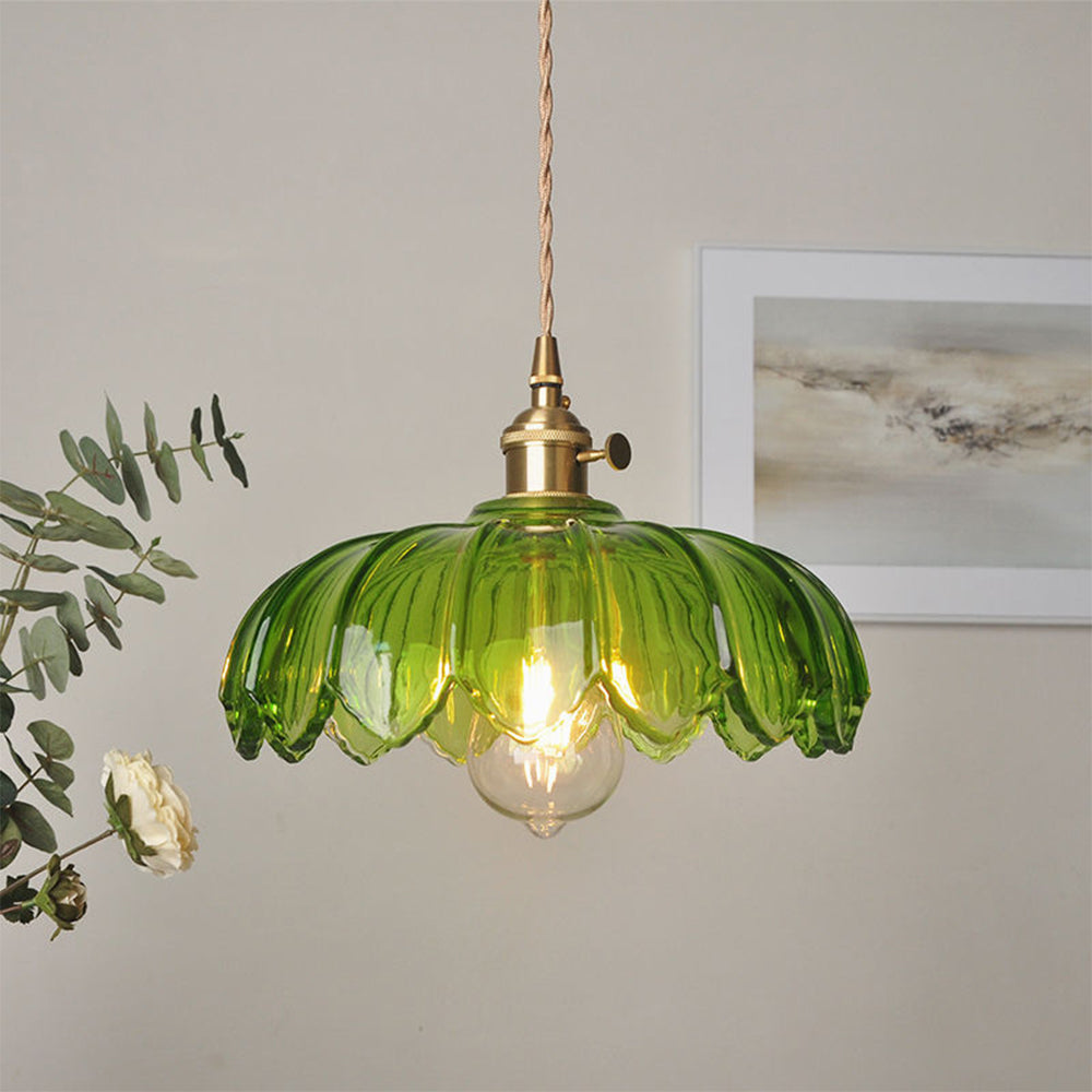 Lampe suspendue vintage en verre et cuivre.  Design romantique, lumière douce et tamisée.  Diamètre 25cm.