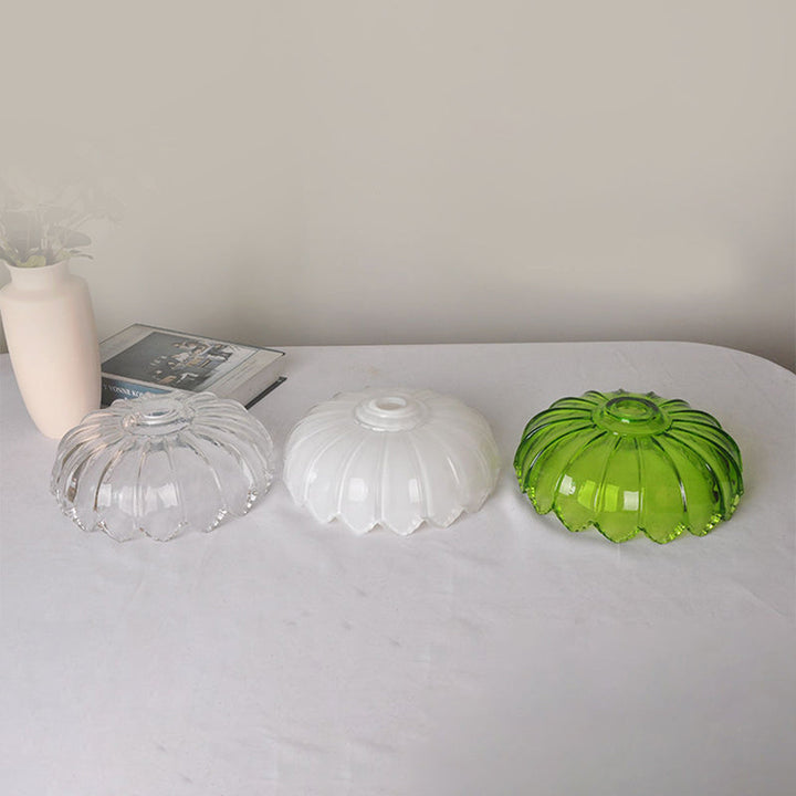 Lampe suspendue vintage en verre et cuivre.  Design romantique, lumière douce et tamisée.  Diamètre 25cm.