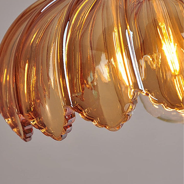 Lampe suspendue vintage en verre et cuivre.  Design romantique, lumière douce et tamisée.  Diamètre 25cm.