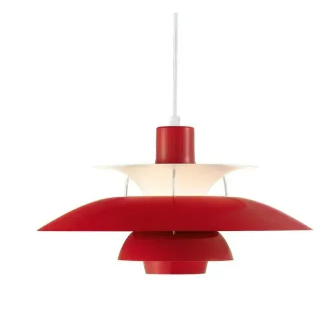 Lampe suspension design nordique. Luminaire élégant et moderne pour salon, salle à manger ou chambre.