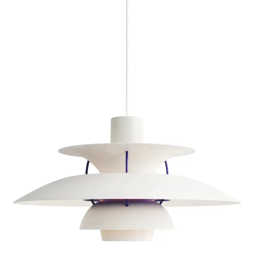 Lampe suspension design nordique. Luminaire élégant et moderne pour salon, salle à manger ou chambre.