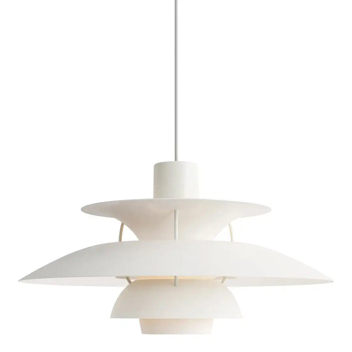 Lampe suspension design nordique. Luminaire élégant et moderne pour salon, salle à manger ou chambre.