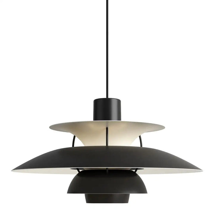 Lampe suspension design nordique. Luminaire élégant et moderne pour salon, salle à manger ou chambre.
