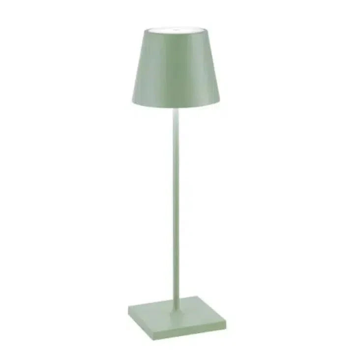 Lampe table sans fil rechargeable, design nordique moderne.  Lumière douce, ambiance chaleureuse.