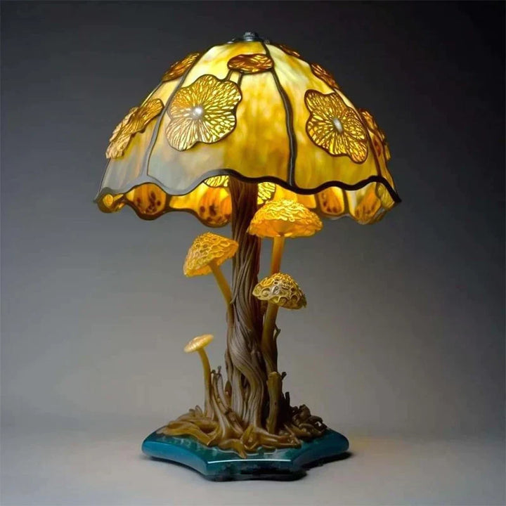 Lampe vitrail décorative, lumière douce et apaisante. Design artistique, ambiance chaleureuse.