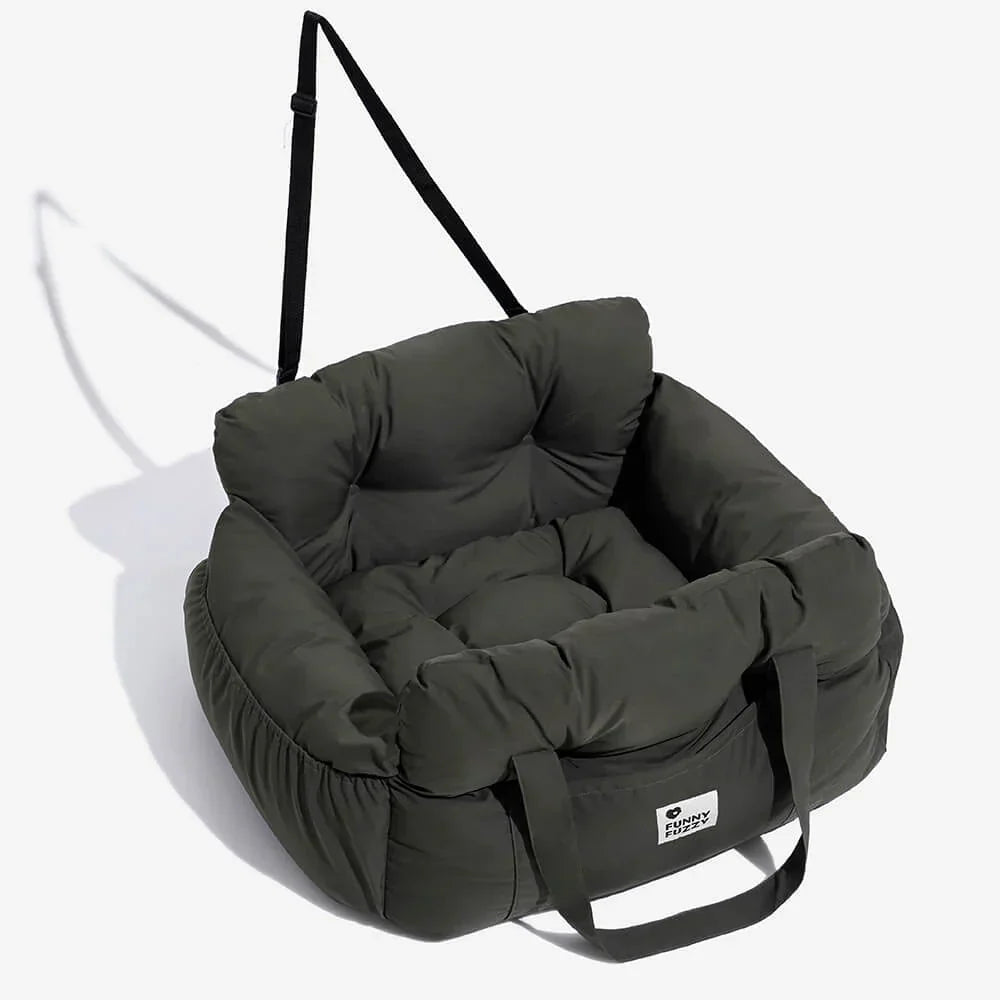 Lit voiture chien confortable et sécurisé.  Attaches ceinture. Rembourrage doux. Voyage en toute sécurité.