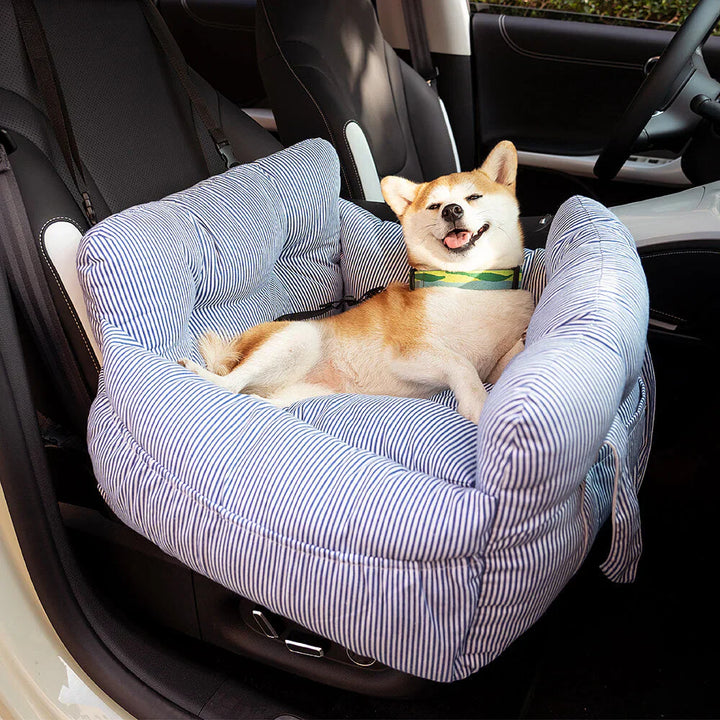 Lit voiture chien confortable et sécurisé.  Attaches ceinture. Rembourrage doux. Voyage en toute sécurité.