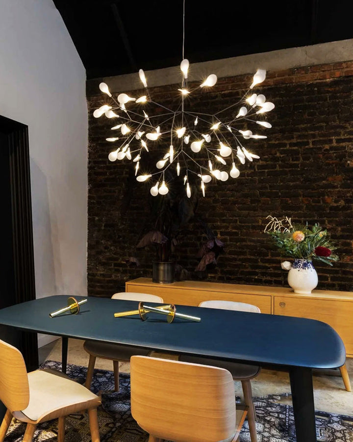 Lustre LED branches design naturel. Éclairage élégant et doux, idéal salon/salle à manger.