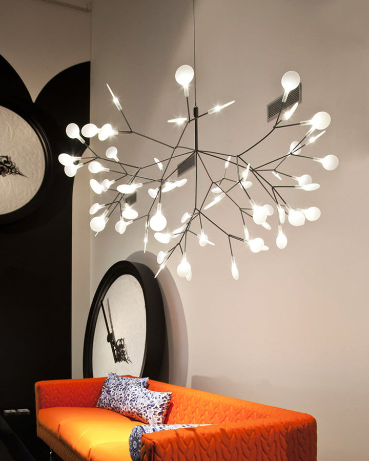 Lustre LED branches design naturel. Éclairage élégant et doux, idéal salon/salle à manger.