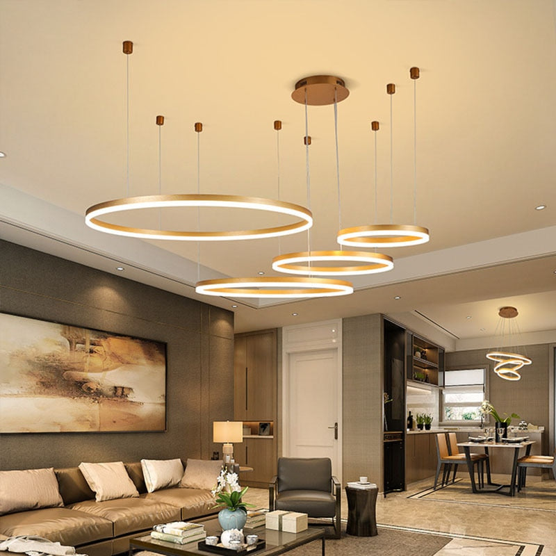 Lustre LED rond, design moderne.  Anneaux lumineux, éclairage doux & homogène pour salon ou salle à manger.