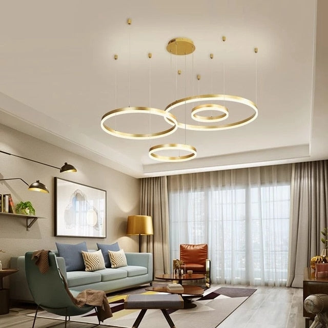Lustre LED rond, design moderne.  Anneaux lumineux, éclairage doux & homogène pour salon ou salle à manger.