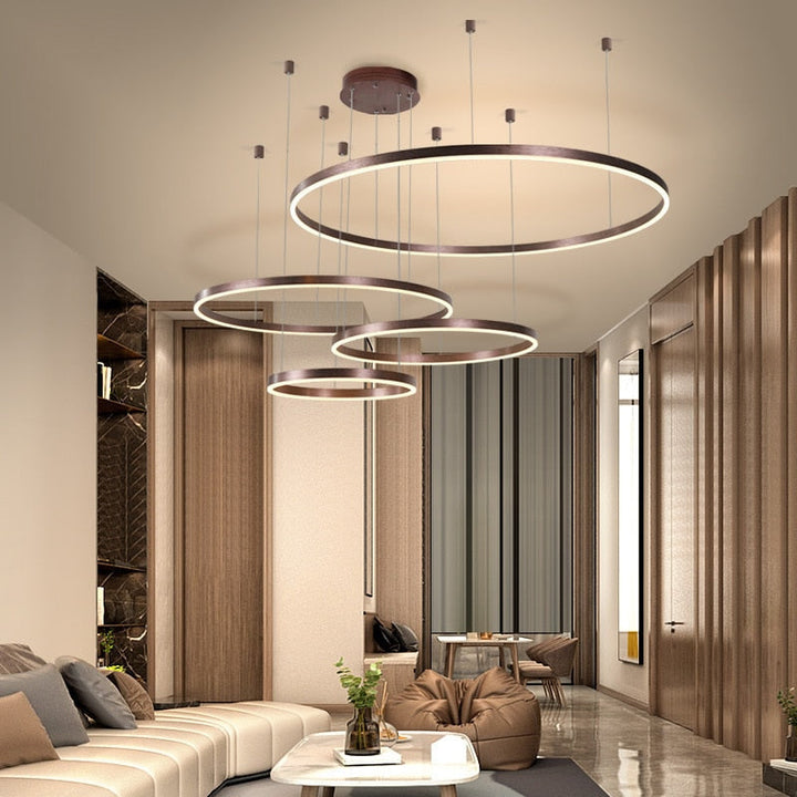 Lustre LED rond, design moderne.  Anneaux lumineux, éclairage doux & homogène pour salon ou salle à manger.