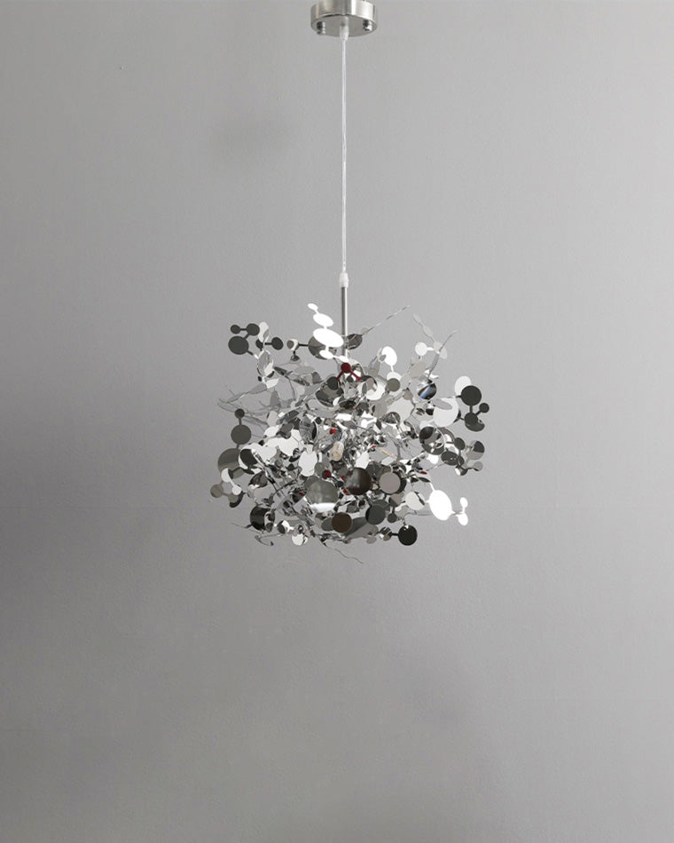 Lustre suspendu moderne, design nuage métallique argent/or. Luminaire élégant et aérien.