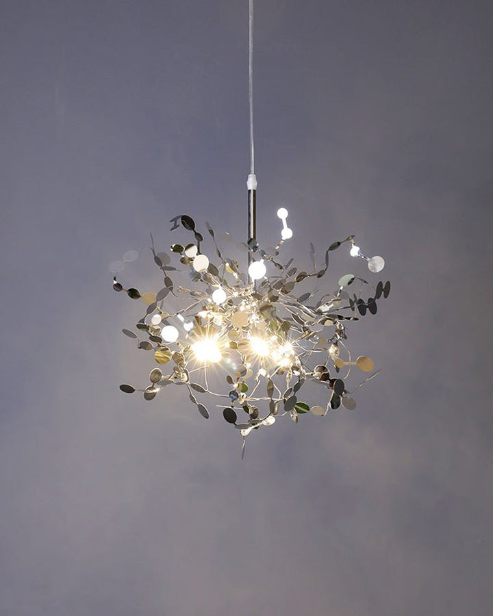 Lustre suspendu moderne, design nuage métallique argent/or. Luminaire élégant et aérien.