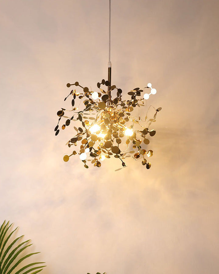Lustre suspendu moderne, design nuage métallique argent/or. Luminaire élégant et aérien.