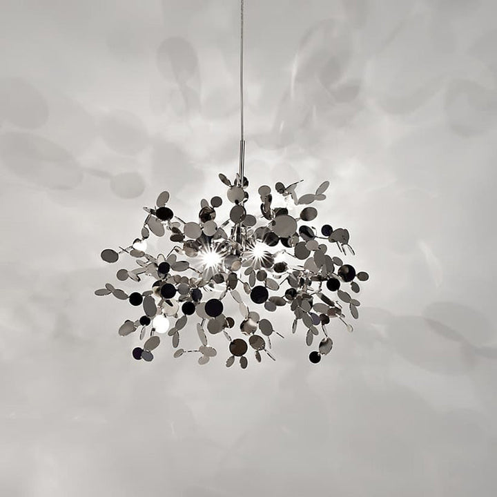Lustre suspendu moderne, design nuage métallique argent/or. Luminaire élégant et aérien.