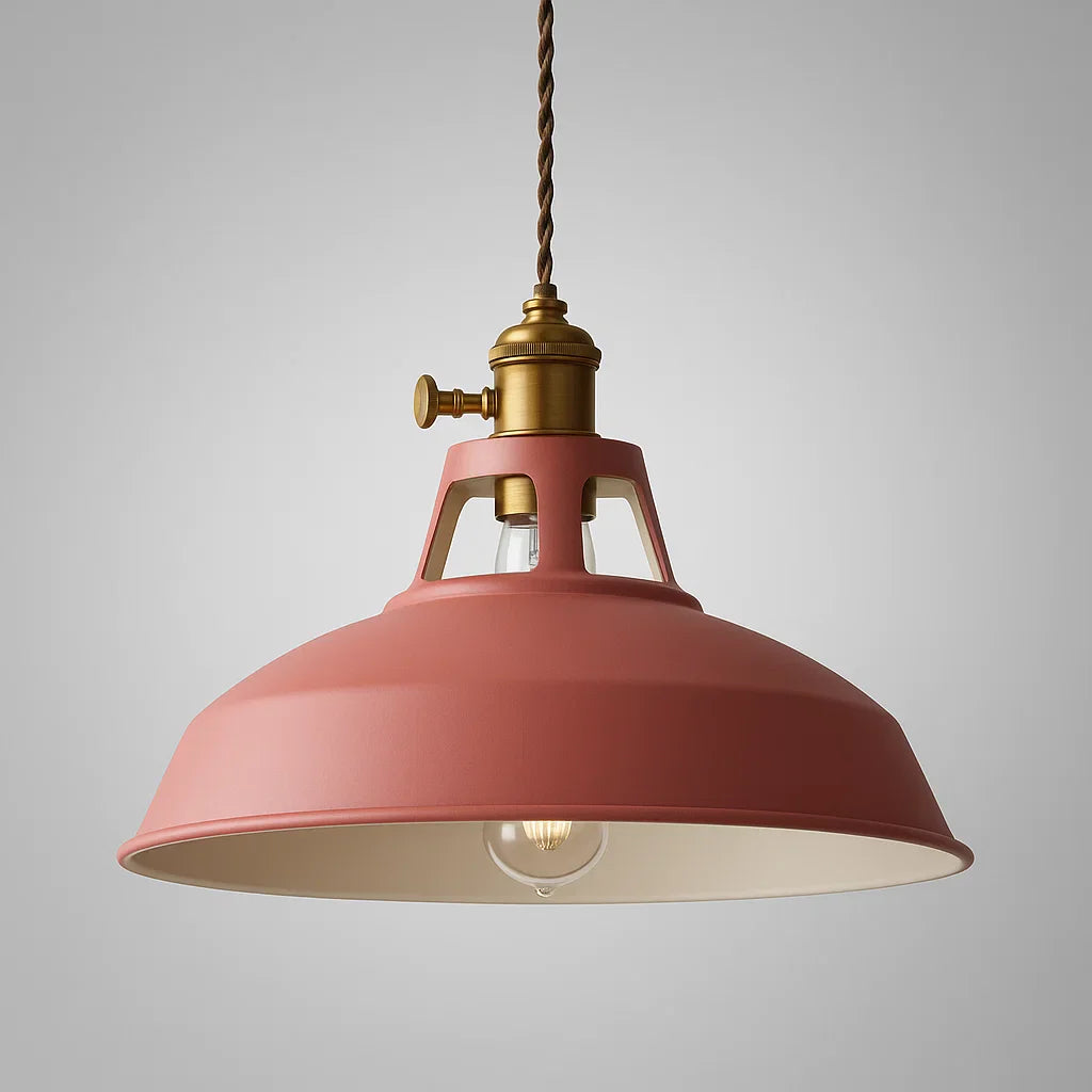 "Lustre suspendu rétro en métal robuste pour restaurant, design industriel, chaîne ajustable, plusieurs couleurs disponibles.
