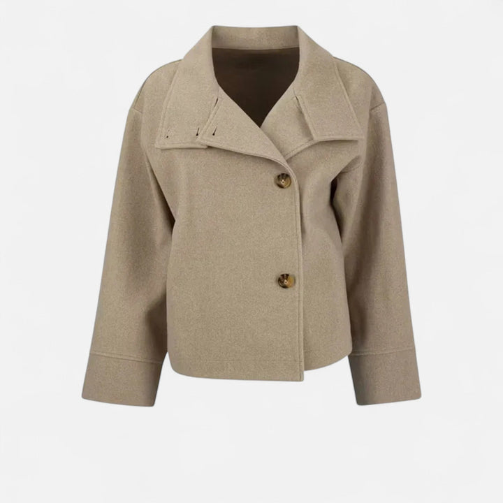 Manteau court femme hiver, col haut, élégant pour une tenue habillée.
