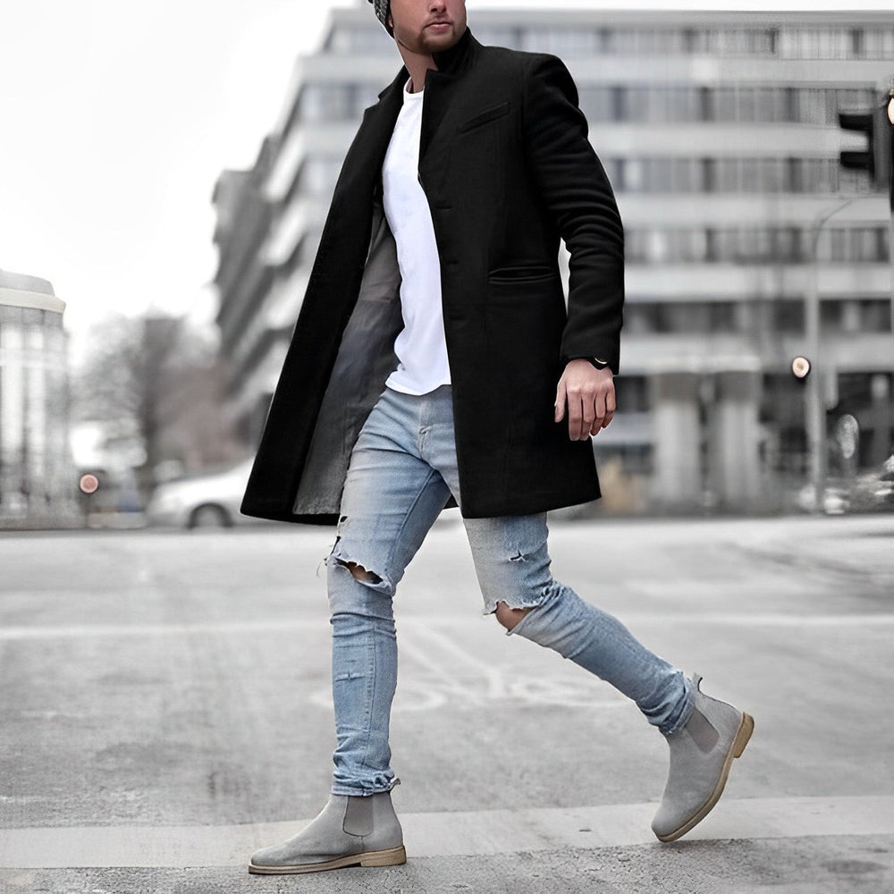 Trench manteau homme hiver, style urbain. Vêtement quotidien chaud et élégant pour la mode masculine.