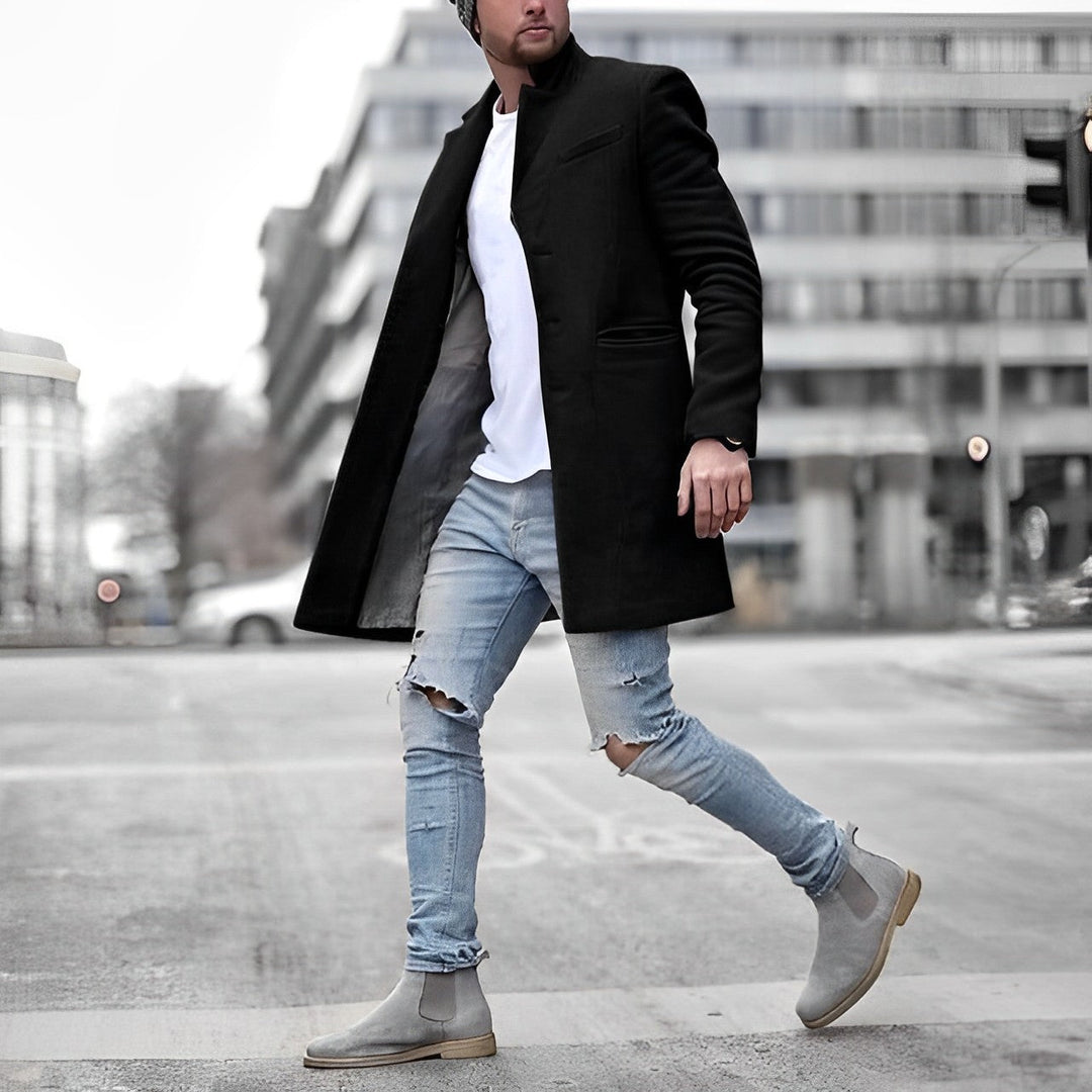 Trench manteau homme hiver, style urbain. Vêtement quotidien chaud et élégant pour la mode masculine.
