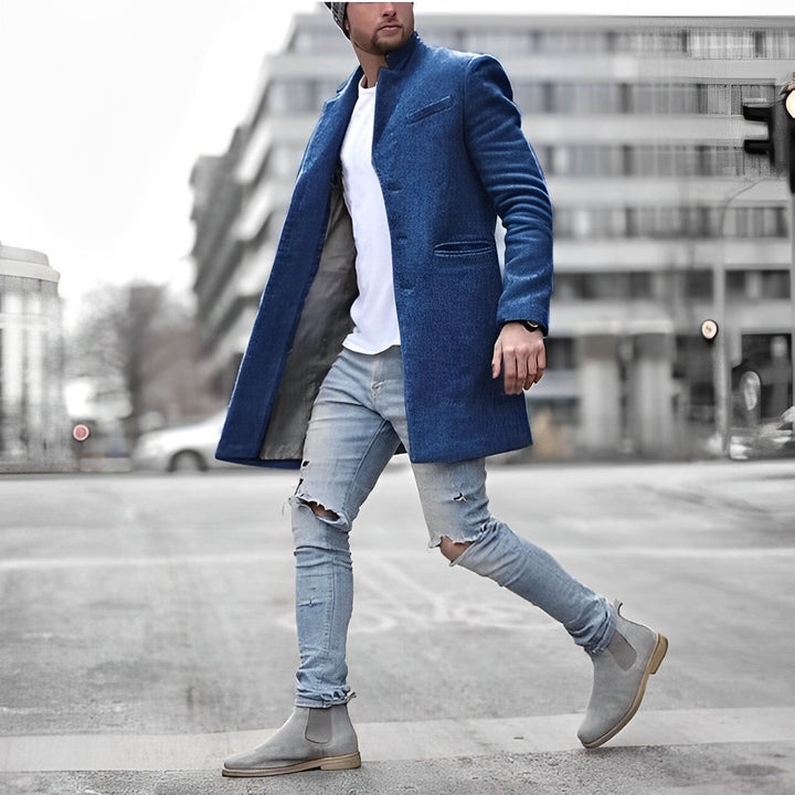Veste longue homme élégante pour l'hiver. Apporte chaleur et style, parfaite pour la mode masculine quotidienne.