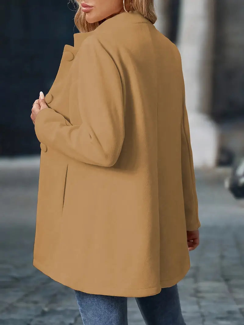 Manteau femme chaud, douillet et chic, idéal pour affronter l'hiver avec élégance.