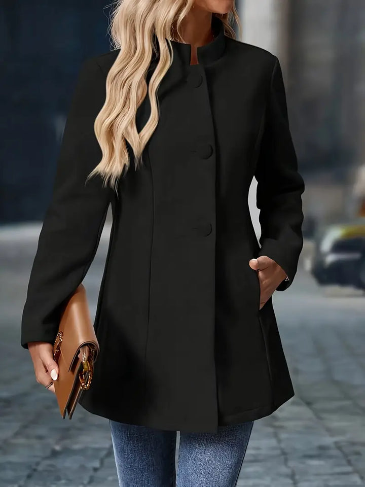 Manteau d'hiver femme élégant, coupe droite, chaud, parfait pour rester chic au froid.