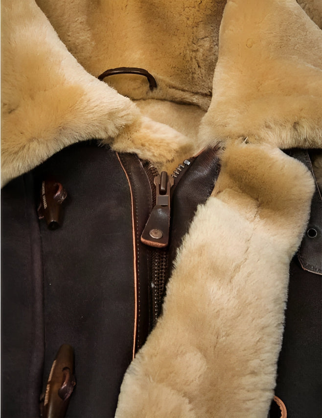 Manteau d'hiver moderne pour homme, alliant chaleur optimale et style impeccable pour le quotidien.