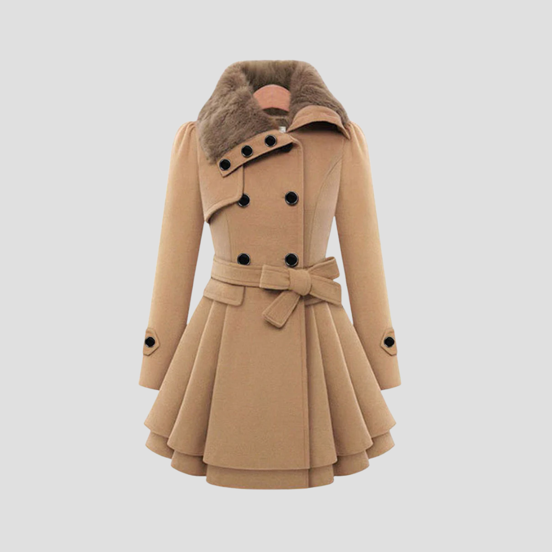 "Manteau d'hiver cintré femme, vue de face, avec col fausse fourrure et détail double boutonnage élégant."
