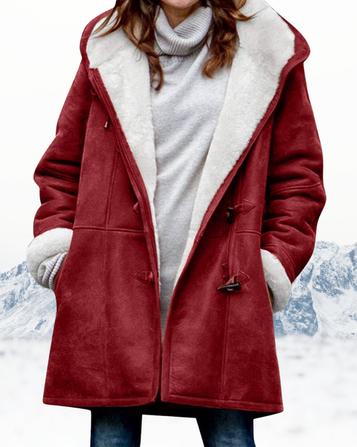 Manteau duffle long et chaud pour femme, avec capuche, indispensable pour les journées froides d'hiver.