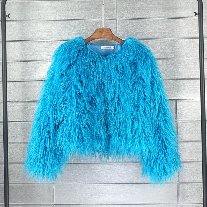 Manteau femme court, fausse fourrure, chic et chaud.  Coupe élégante, douceur incroyable.