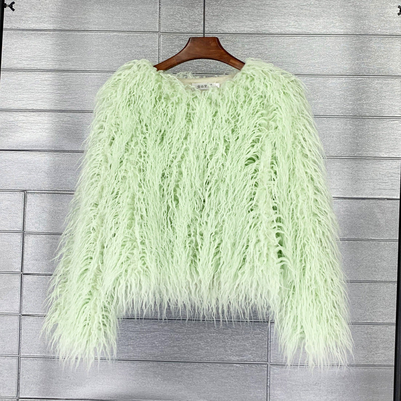 Manteau femme court, fausse fourrure, chic et chaud.  Coupe élégante, douceur incroyable.