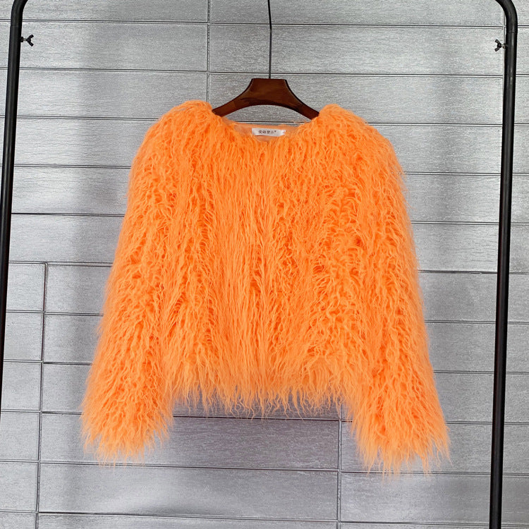 Manteau femme court, fausse fourrure, chic et chaud.  Coupe élégante, douceur incroyable.