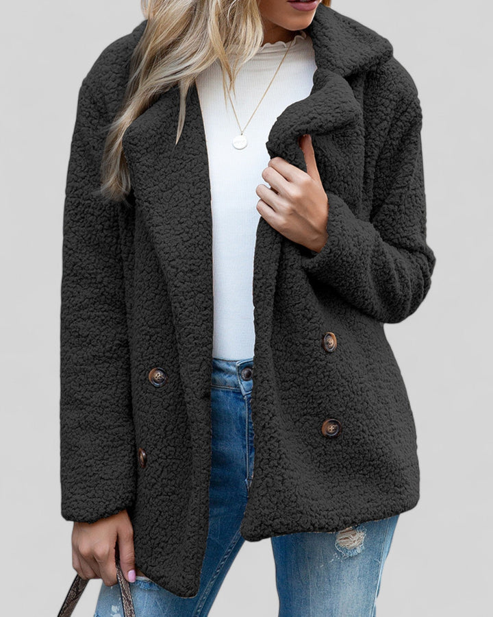 Vêtement extérieur femme élégant, offre chaleur et style pour l'hiver et l'automne.