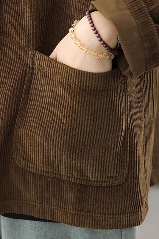 Manteau femme élégant, poches, coupe tendance.  Parfait pour toutes occasions.