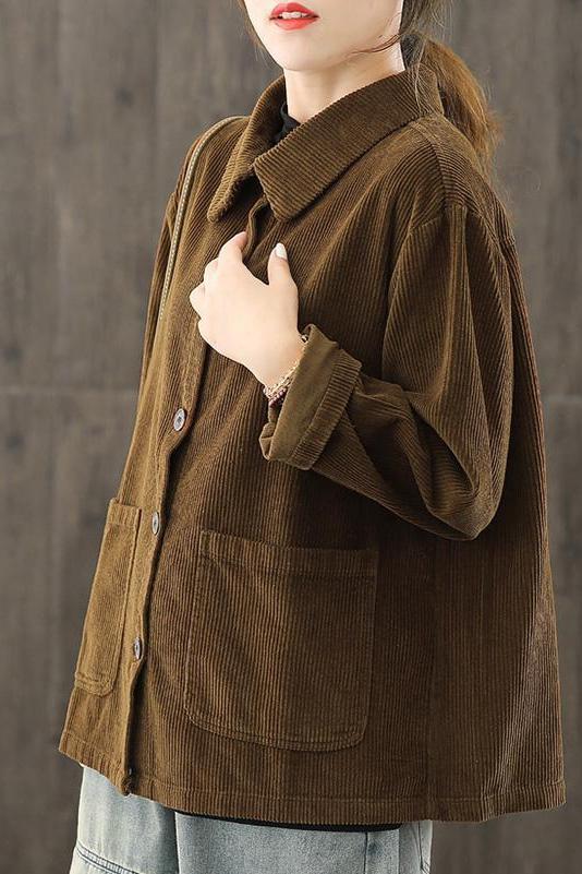 Manteau femme élégant, poches, coupe tendance.  Parfait pour toutes occasions.