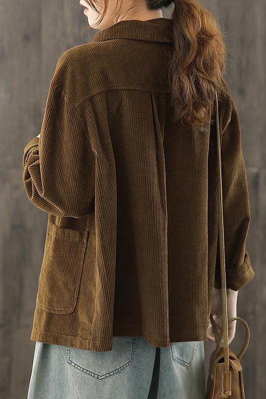 Manteau femme élégant, poches, coupe tendance.  Parfait pour toutes occasions.