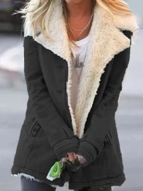 Manteau femme élégant au design moderne, coupe-vent, imperméable et chaud pour l'hiver urbain et les intempéries.
