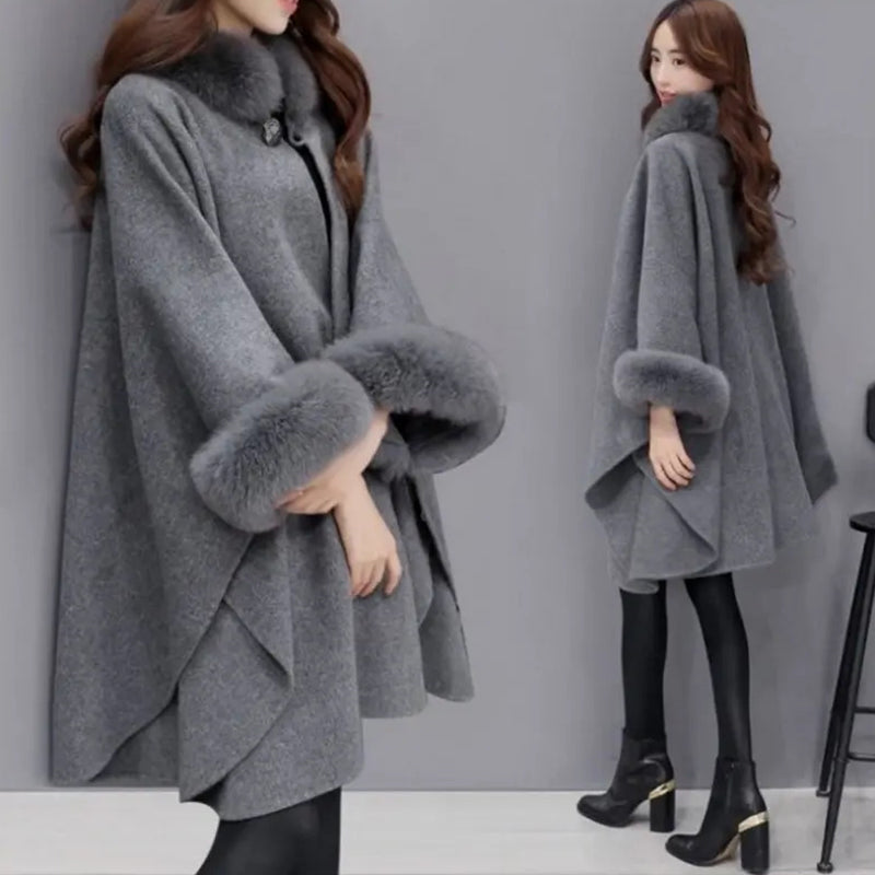 Veste hiver femme noire, col douillet confortable, idéal pour une tenue chic et élégante.