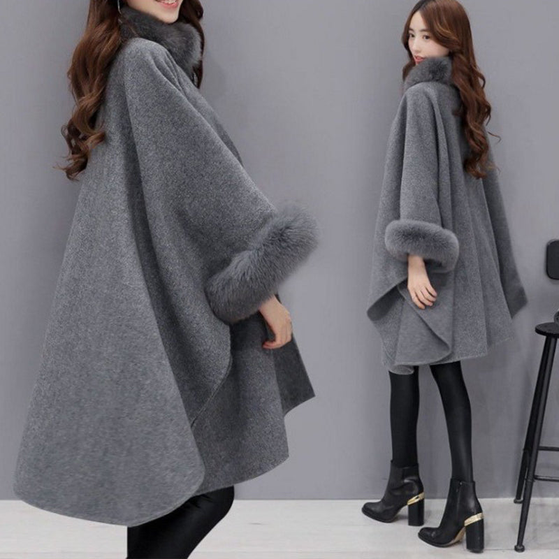 Manteau femme élégant avec col douillet, vêtement d'hiver chic pour une mode féminine confortable.