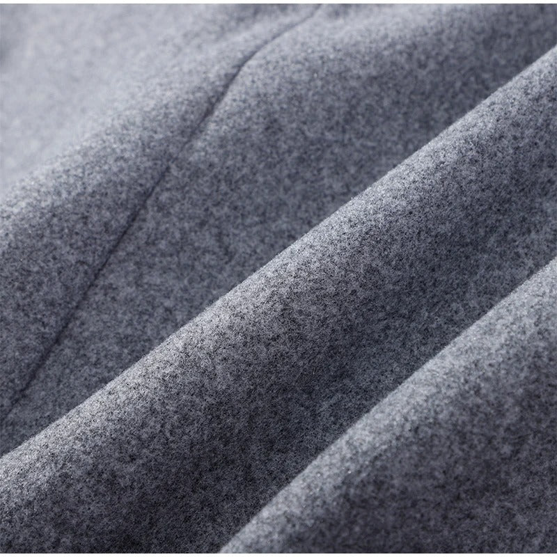 Manteau femme chic et chaud, col montant. La mode hivernale élégante pour toutes occasions.