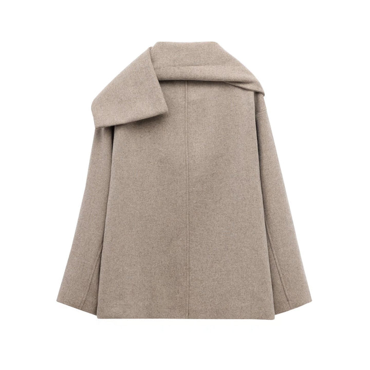 Manteau femme noir classique chic, col enveloppant, style français élégant pour un hiver tendance.