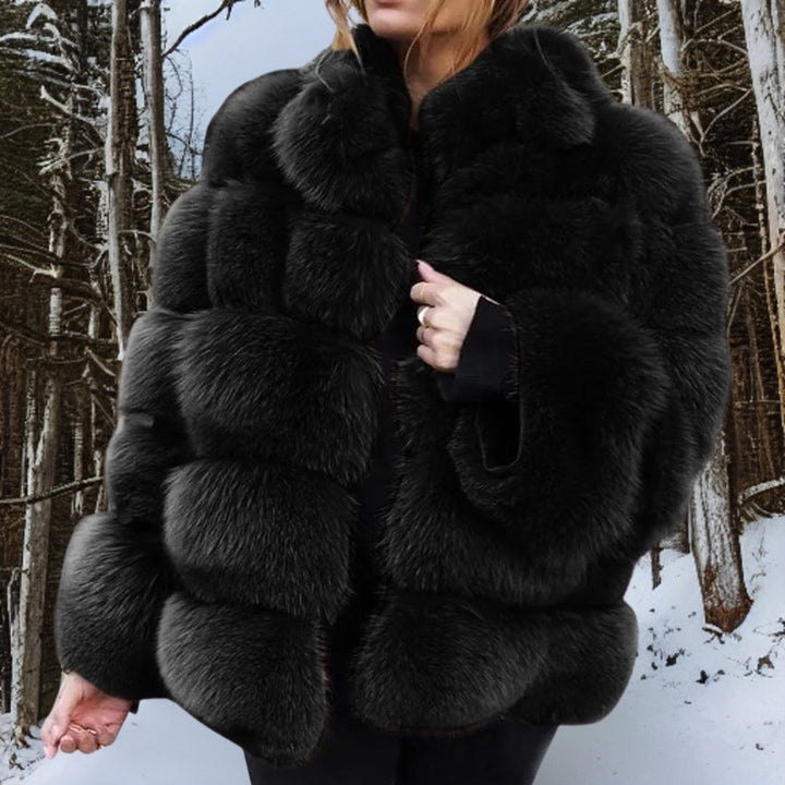 Manteau hiver femme en laine, chaud et élégant. Coupe classique.