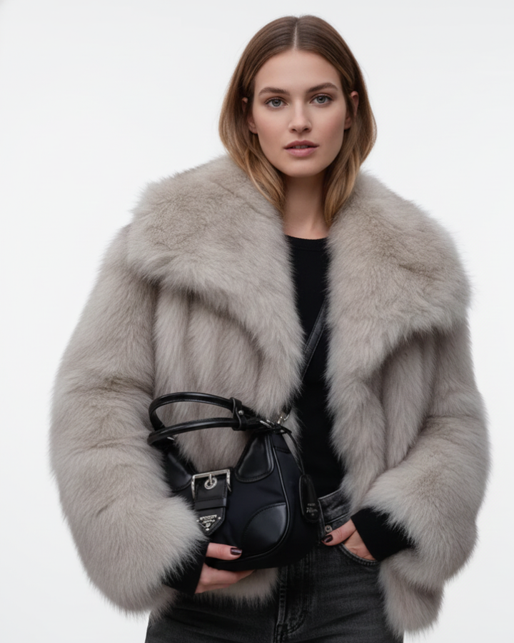 Manteau hiver femme de luxe, chaud et chic. Profitez d'un confort optimal et d'un style mode pour toutes vos sorties.