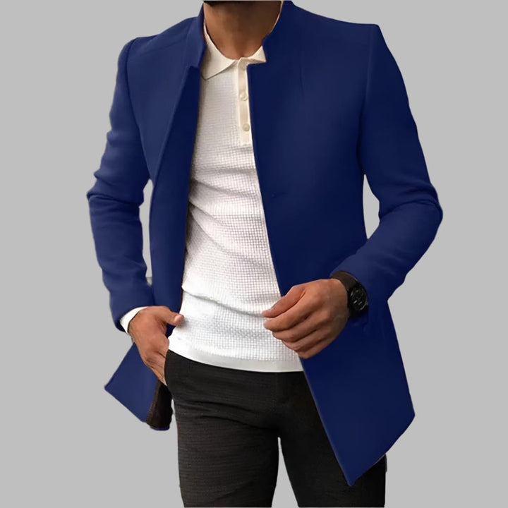 Veste homme confortable et moderne, coupe classique. Manteau d'hiver chic pour une allure distinguée en toute occasion.