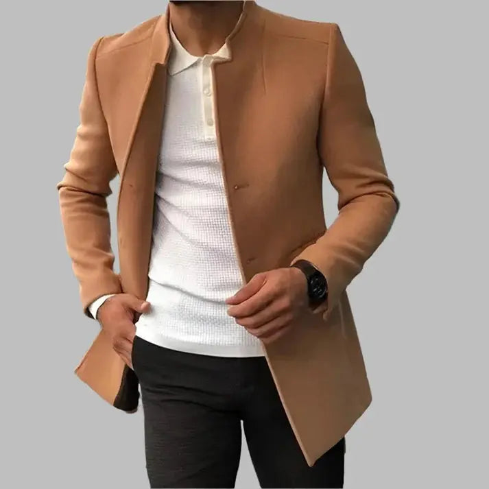 Manteau homme élégant gris anthracite, veste moderne et confortable. Parfait pour l'hiver, look chic pour le bureau.